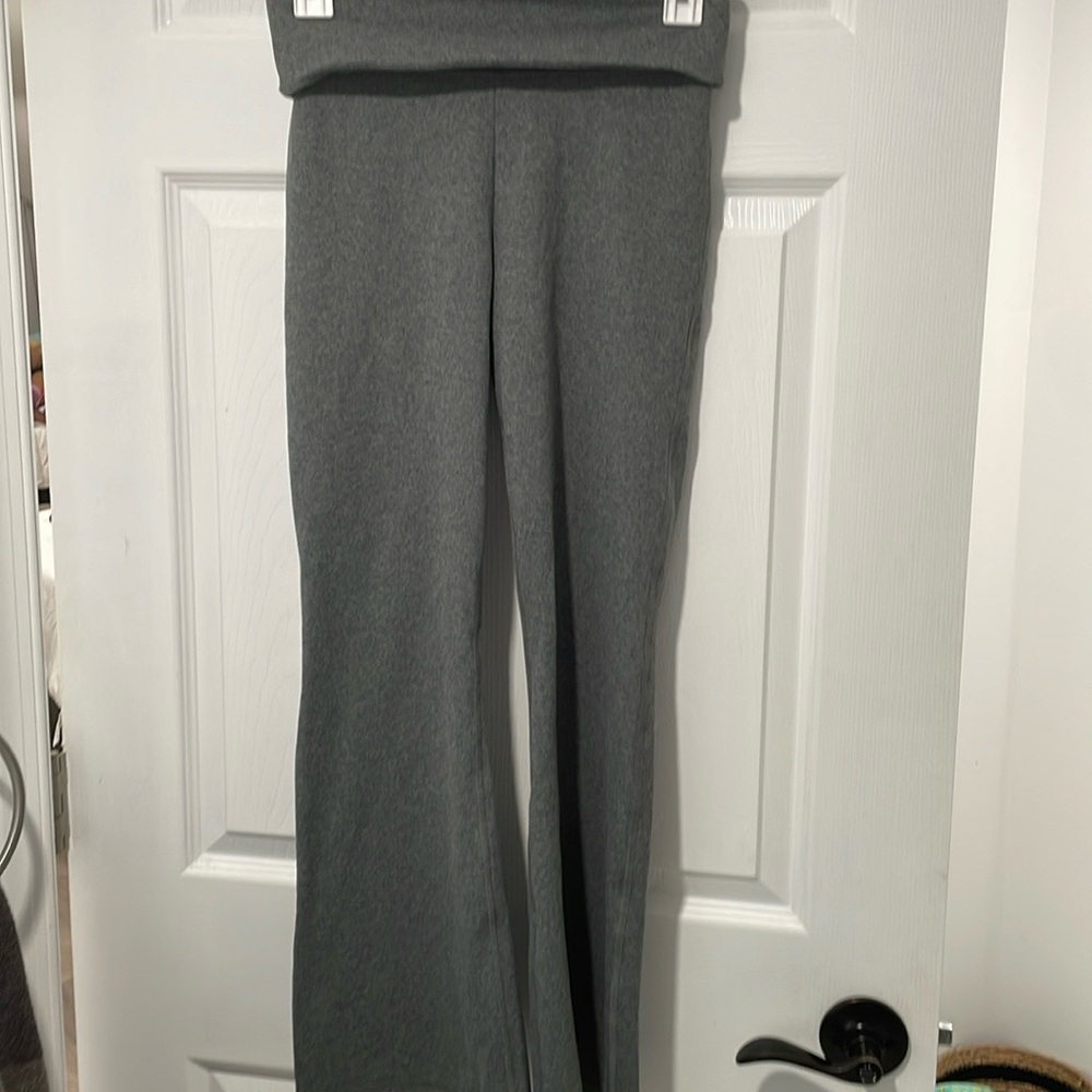 Dark grey leggings